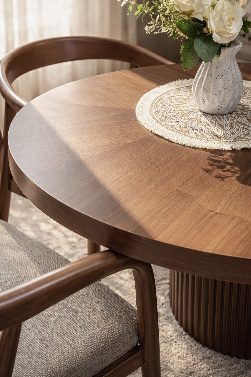 سفرة ڤيرا الدائرية – زان أحمر مبخر بقشرة جوز طبيعي – 4 كراسي