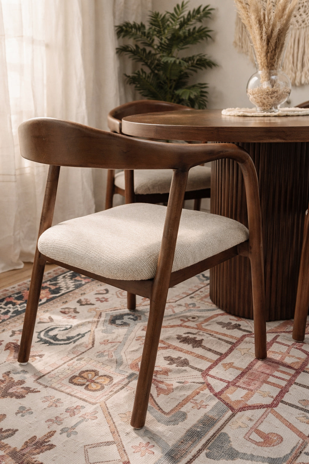 سفرة ڤيرا الدائرية – زان أحمر مبخر بقشرة جوز طبيعي – 4 كراسي